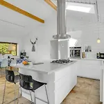 Prázdninový dům Three-bedroom In Fårevejle