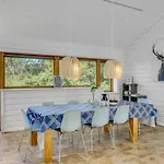 Three-bedroom In Fårevejle