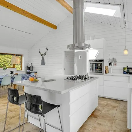 Holiday home 3 Bedroom Beautiful In Farevejle