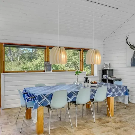 Three-bedroom In Fårevejle