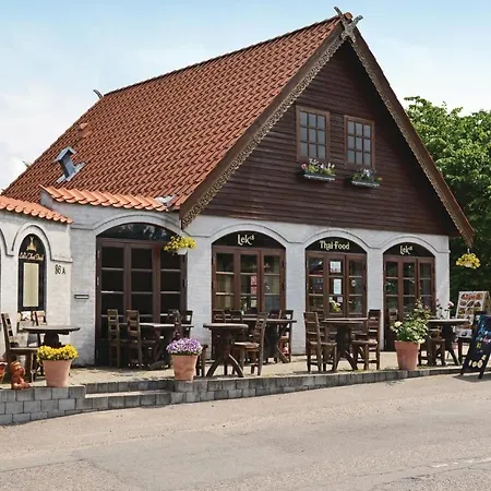 Three-bedroom In Farevejle