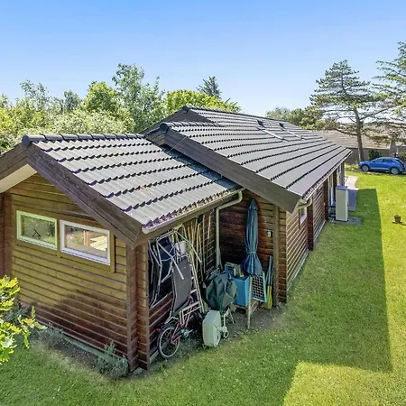 Three-bedroom In Holiday home Farevejle